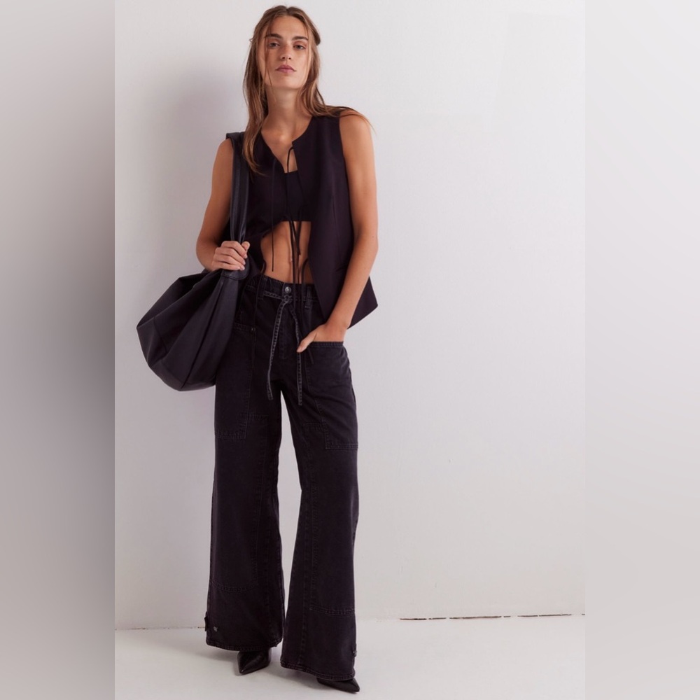🆕 NWT Free People • CRVY Outlaw Wide-Leg Jeana • Black Jasper • Small